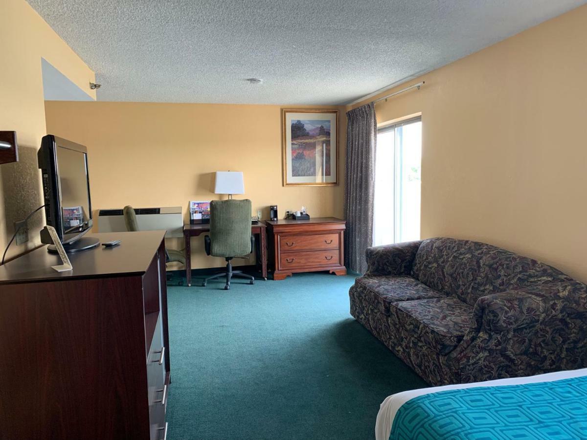 Howard Johnson By Wyndham Denver West Wheat Ridge Exterior foto